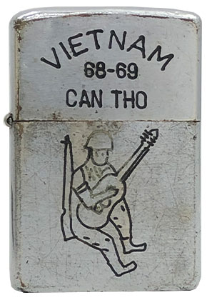 【ZIPPO】ジッポー：ベトナムZIPPO/1969年製造品 兵士とギター